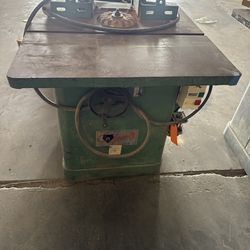 Grizzly wood shaper table