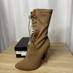 New Pretty Little Thing Boots Size (7) $15