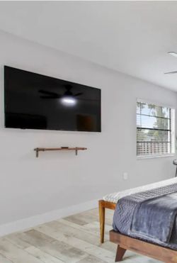 Flatscreen TV’s & Shelf Set