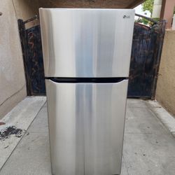 3MONTHS WARRANTY 30x33x66 LG FRIDGE 20CUFT SILVER 