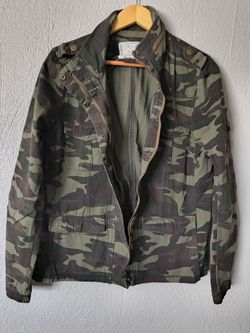 Size M $20