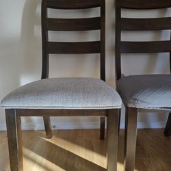 4 Dining Table Chairs 