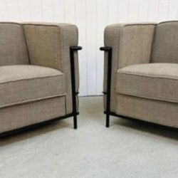 PAIR OF MODERN LE CORBUSIER STYLE CLUB CHAIRS