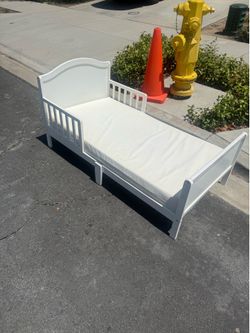 FREE toddler bed