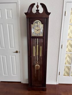 Howard Miller Princeton 611-138 Quartz Grandfather Clock