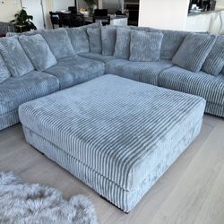Mathis Brothers Sectional With chaise 
