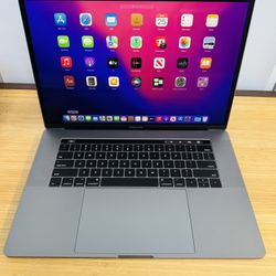 MacBook Pro 2TB Core i7 16GB & Touch Bar 