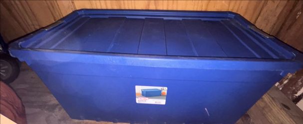 Storage container