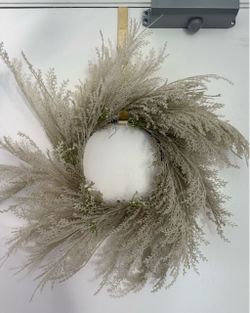 White Wreath 17inch wide