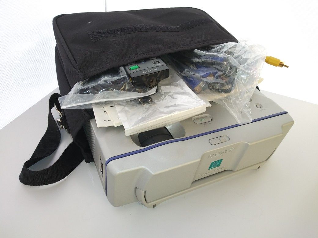 Sony VPL CS1