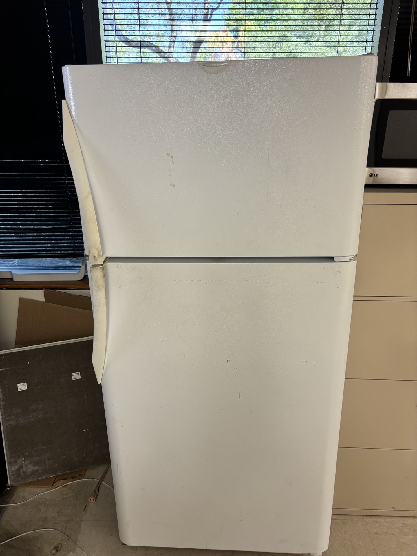 Refrigerator 