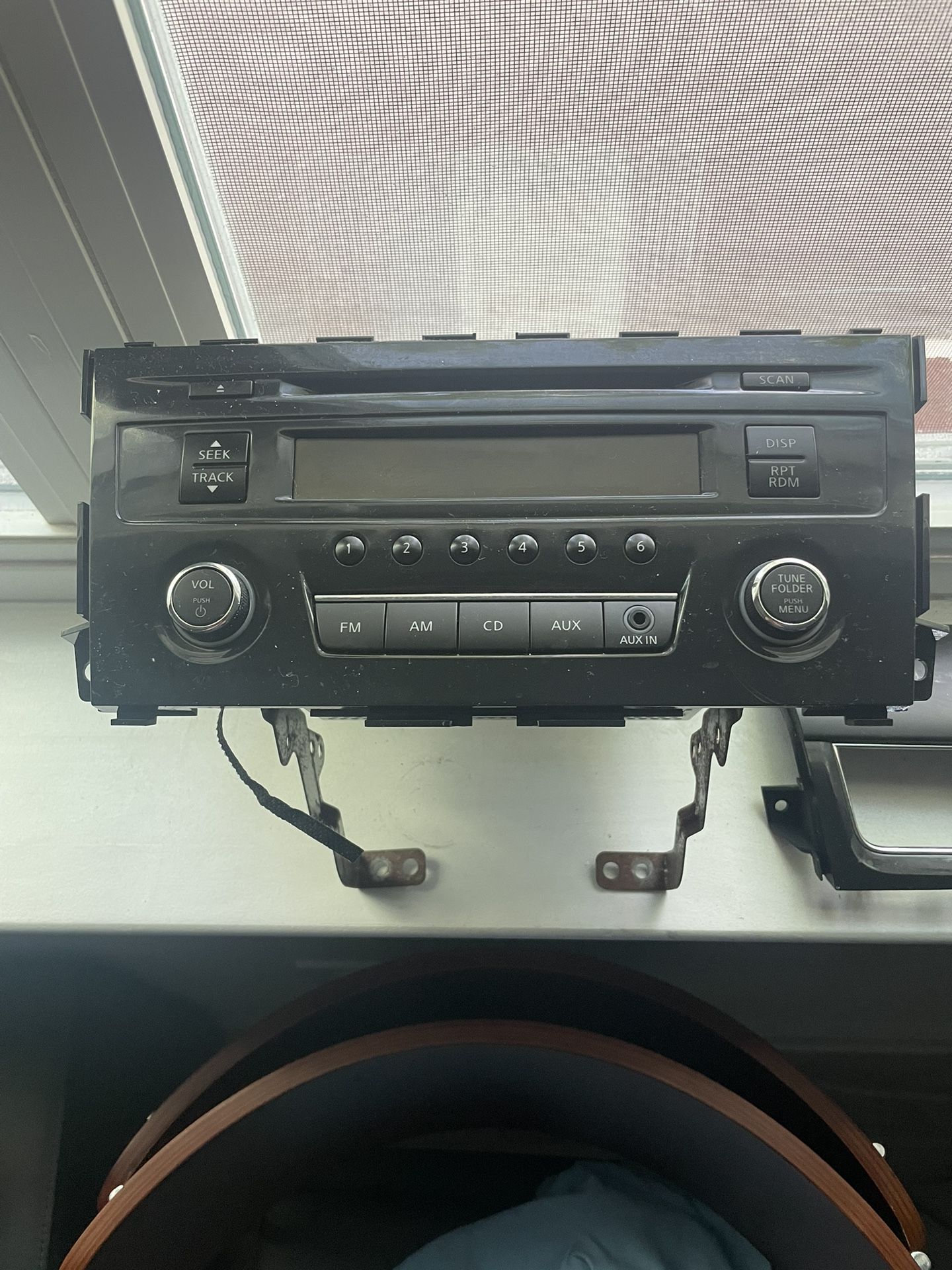 2015 Nissan Altima Radio + Top Console Piece