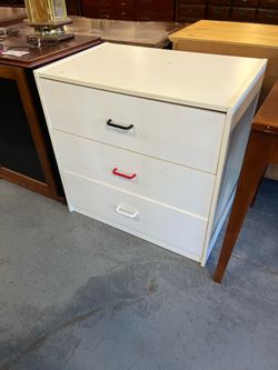 White 3 drawer dresser (in store)