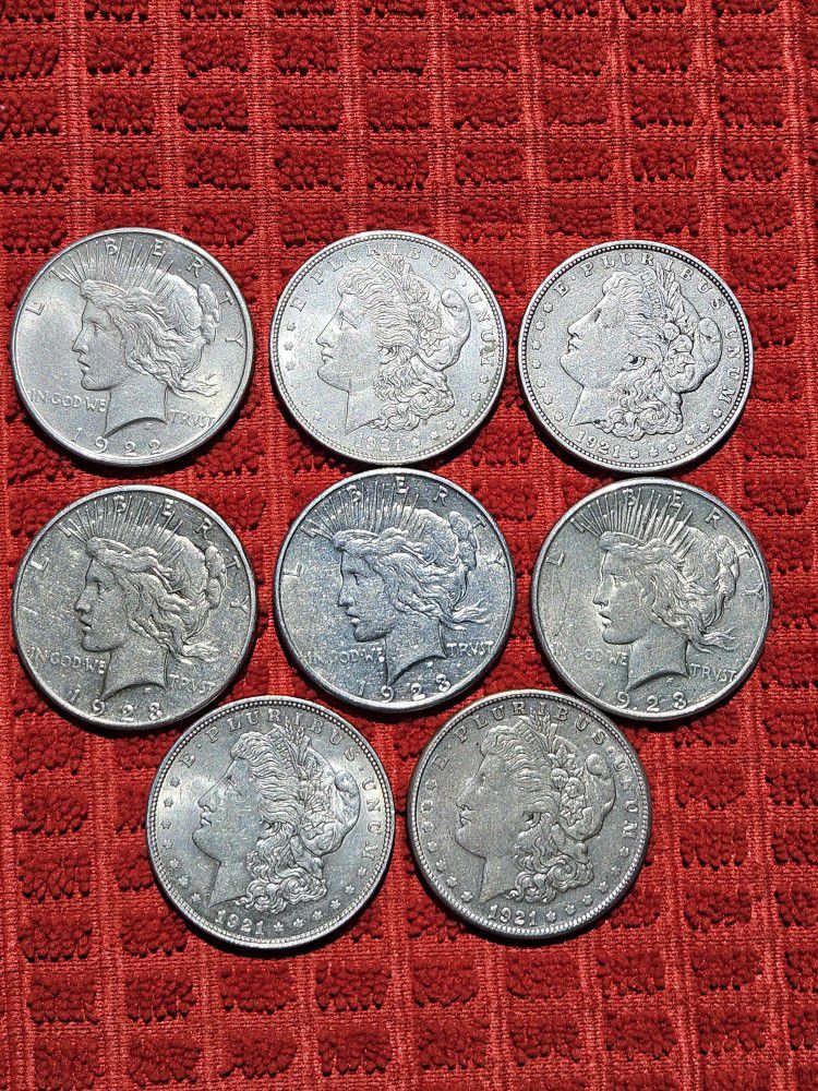 8 Silver Dollars Collectibles Coins, 4 Morgan's And 4 Pease Dollars 