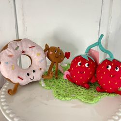 SPRITZ VALENTINES DAY FELT FIGURINE DECORATIONS DONUT & STRAWBERRY COUPLES NEW!