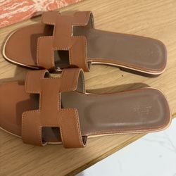 Sandals Size 6 Like New 
