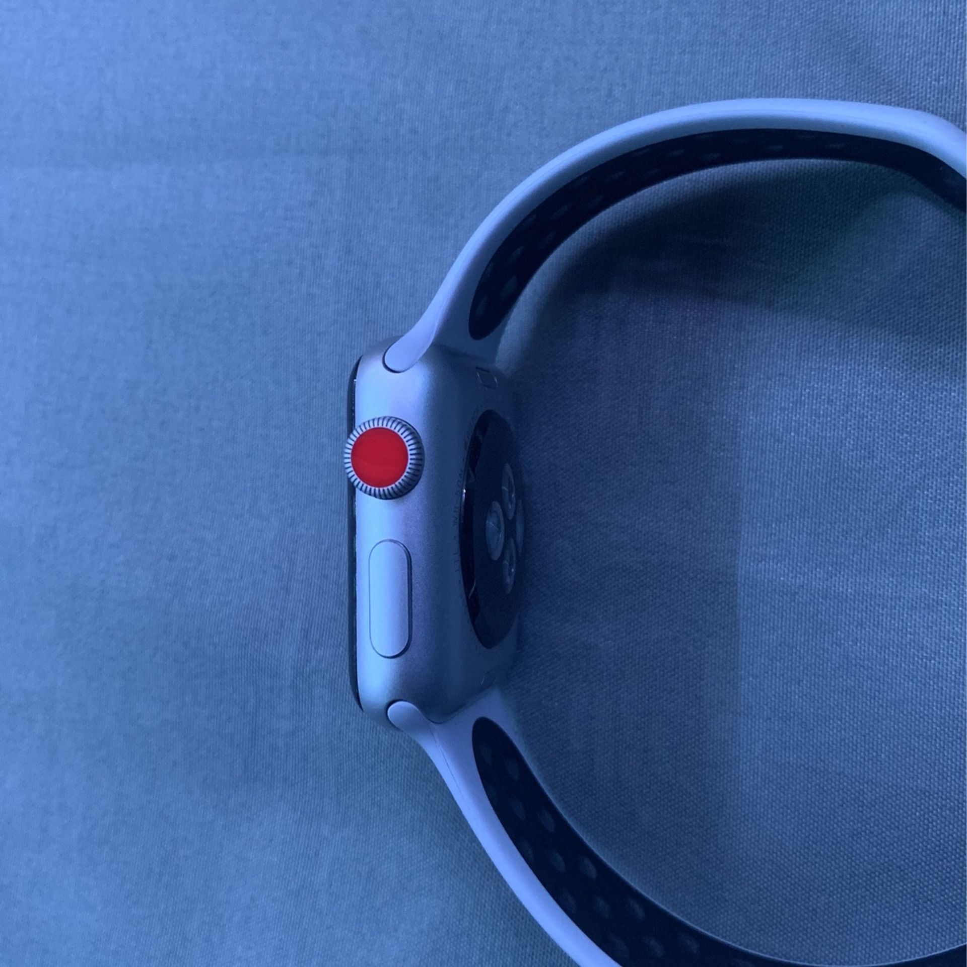 Apple watch Series 3 gps+celluer nike eddition