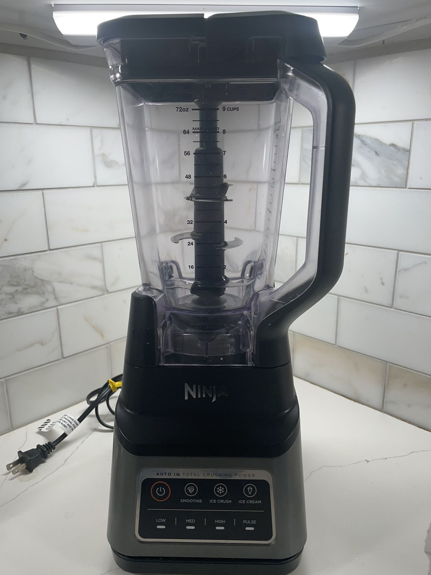 Ninja BN701 Professional Plus Blender, 1400 Peak Watts, 3 Functions for  Smoothies, Frozen Drinks & Ice Cream with Auto IQ, 72-oz.* Total Crushing  Pitcher & Lid, Dark Grey