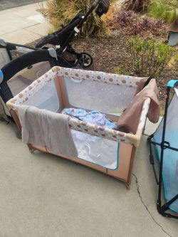 Toddle bed/crib 20$ dream on me