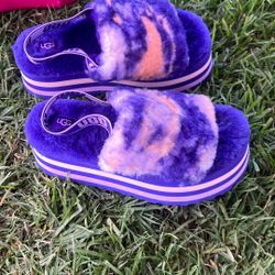 UGG  Sandals Size 7