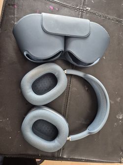 Apple Max Headphones