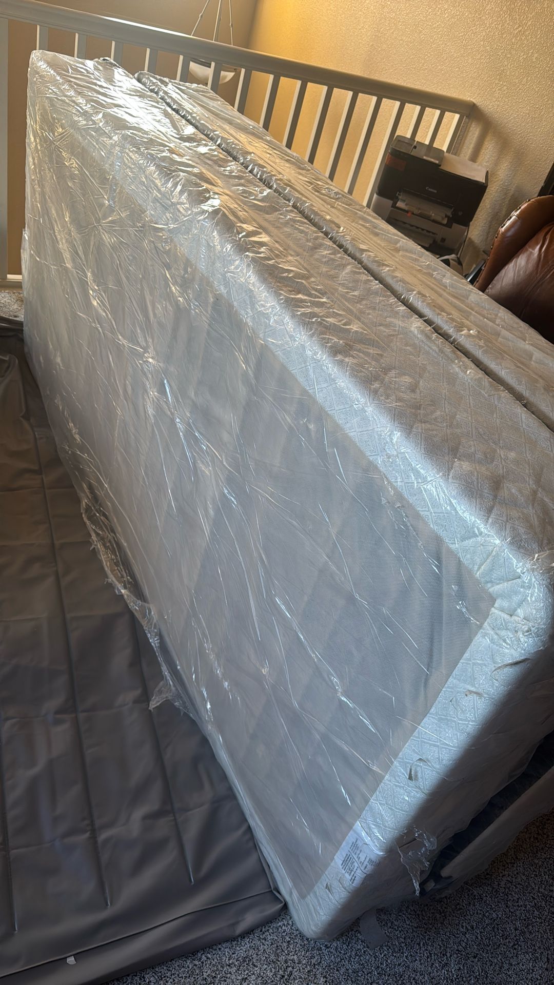 King / 2 Full Size Box Springs