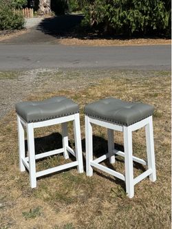 Saddle Bar Stools