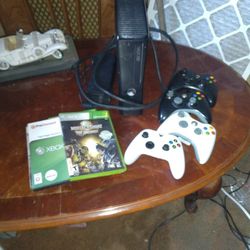 Xbox 360 W/4 Controllers + 4  Games Rated PG