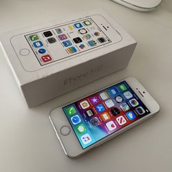  Iphone 5S 32gb Unlocked with Box and Accessories