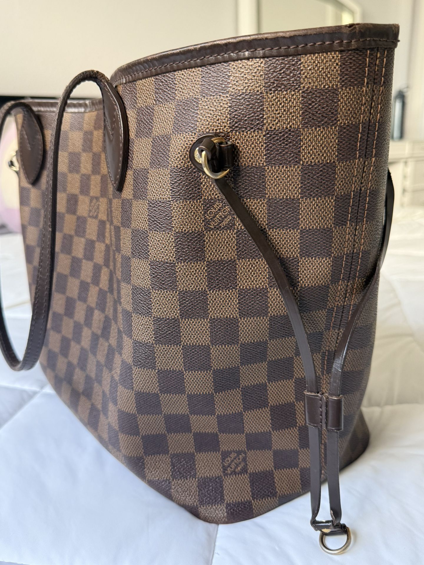 Authentic Louis Vuitton Never Full MM