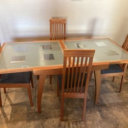 Expanding Kitchen Table And 4 Cushioned Chairs