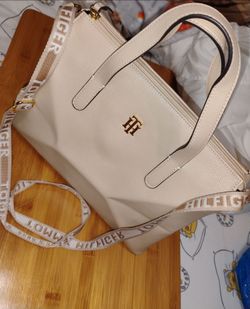 Tommy Hilfiger Purse
