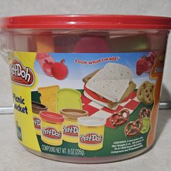 Play-Doh Picnic Bucket Playset - Age 3+

