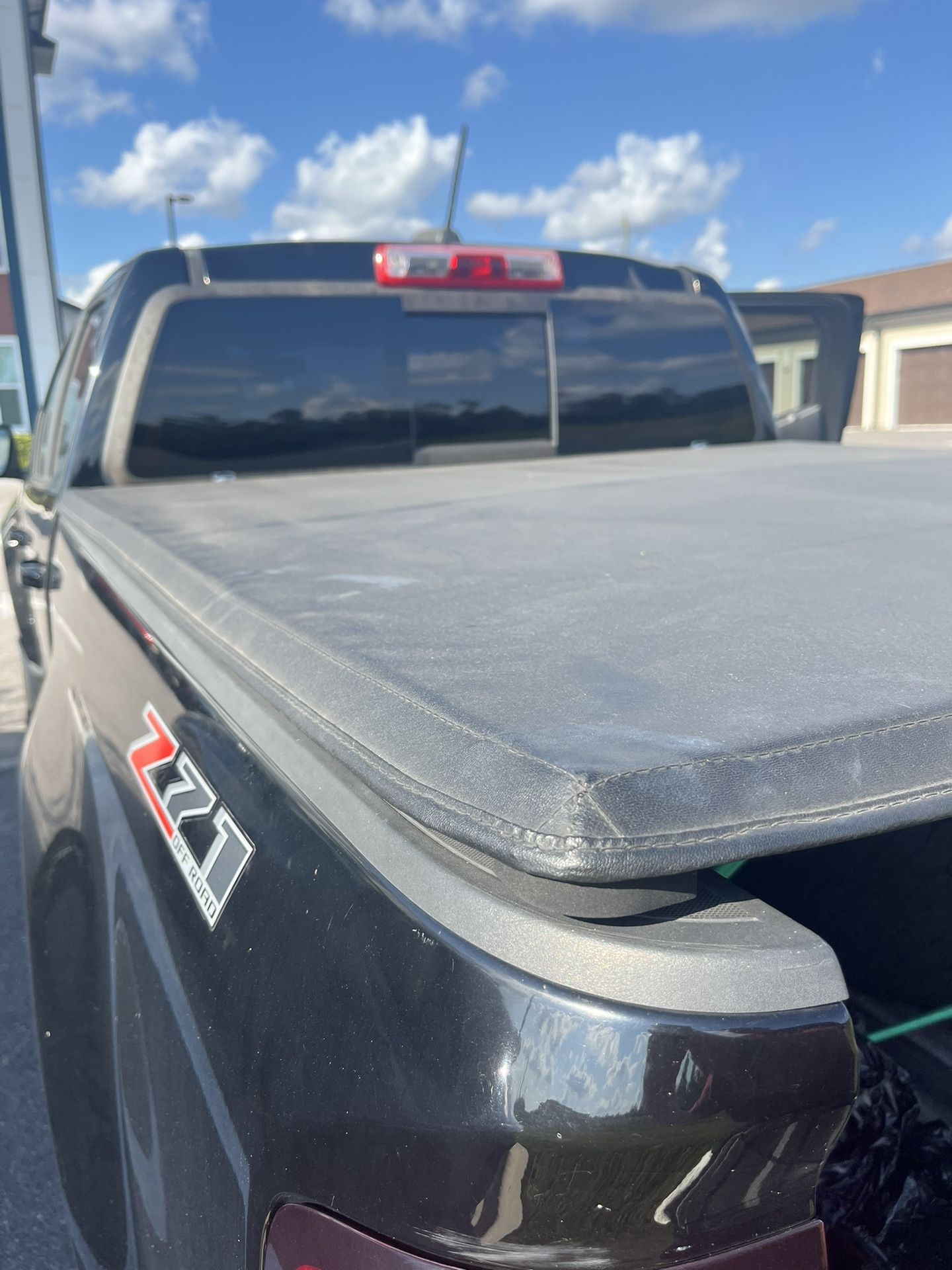 5 Foot Soft Tri Fold Tonneau Cover