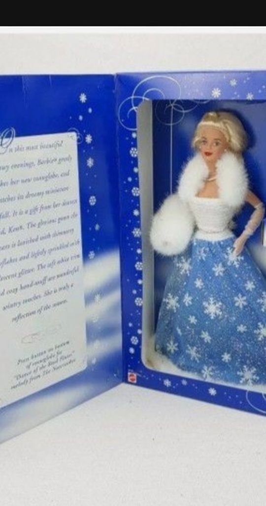 Snow Sensation Barbie White Fur, Blue & White Star Dress W/Globe
