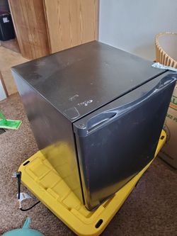 Mini fridge