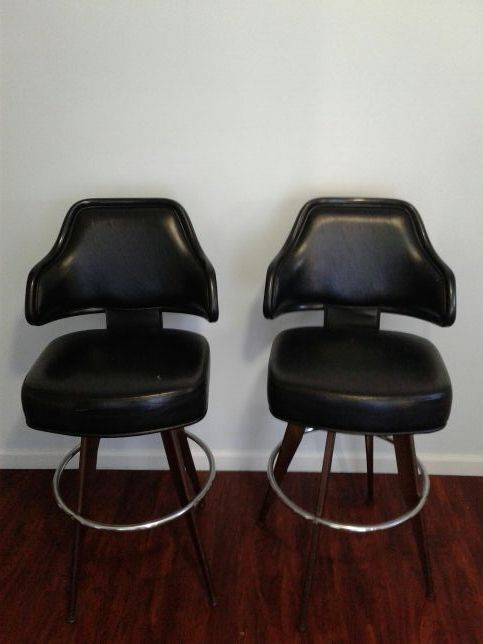 2 Gasser. Comfort zone seating. Model no. LeBaron 24