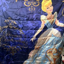 Beautiful Luxurious Blanket/Sleeping Bag - Satin Feel Material Cinderella Zip Up Sleeping Bag