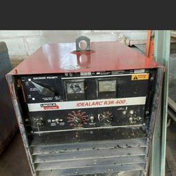 Lincoln Electric Idealarc R3R-400 welding machine.