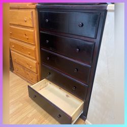 Dresser/ Five drawers dresser