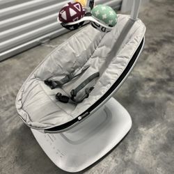 4moms MamaRoo Multi-Motion Baby Swing With Bluetooth. 