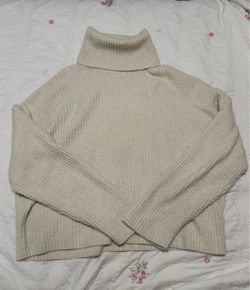H&M Oatmeal Ribbed Turtleneck Sweater, Size L