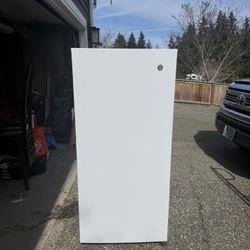 2025 GE Model FUF14 Upright Freezer 