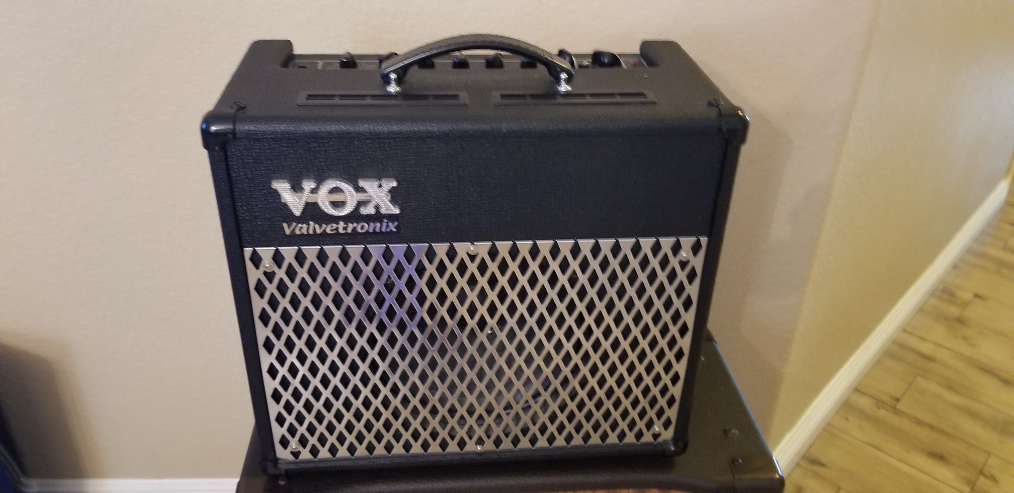 VOX AD30VT ELECTRIC GUITAR AMP