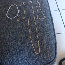 Todo Es Sterling Silver 925 Son 3 Pulceras Y 1 Cadenita $65 Por Todo