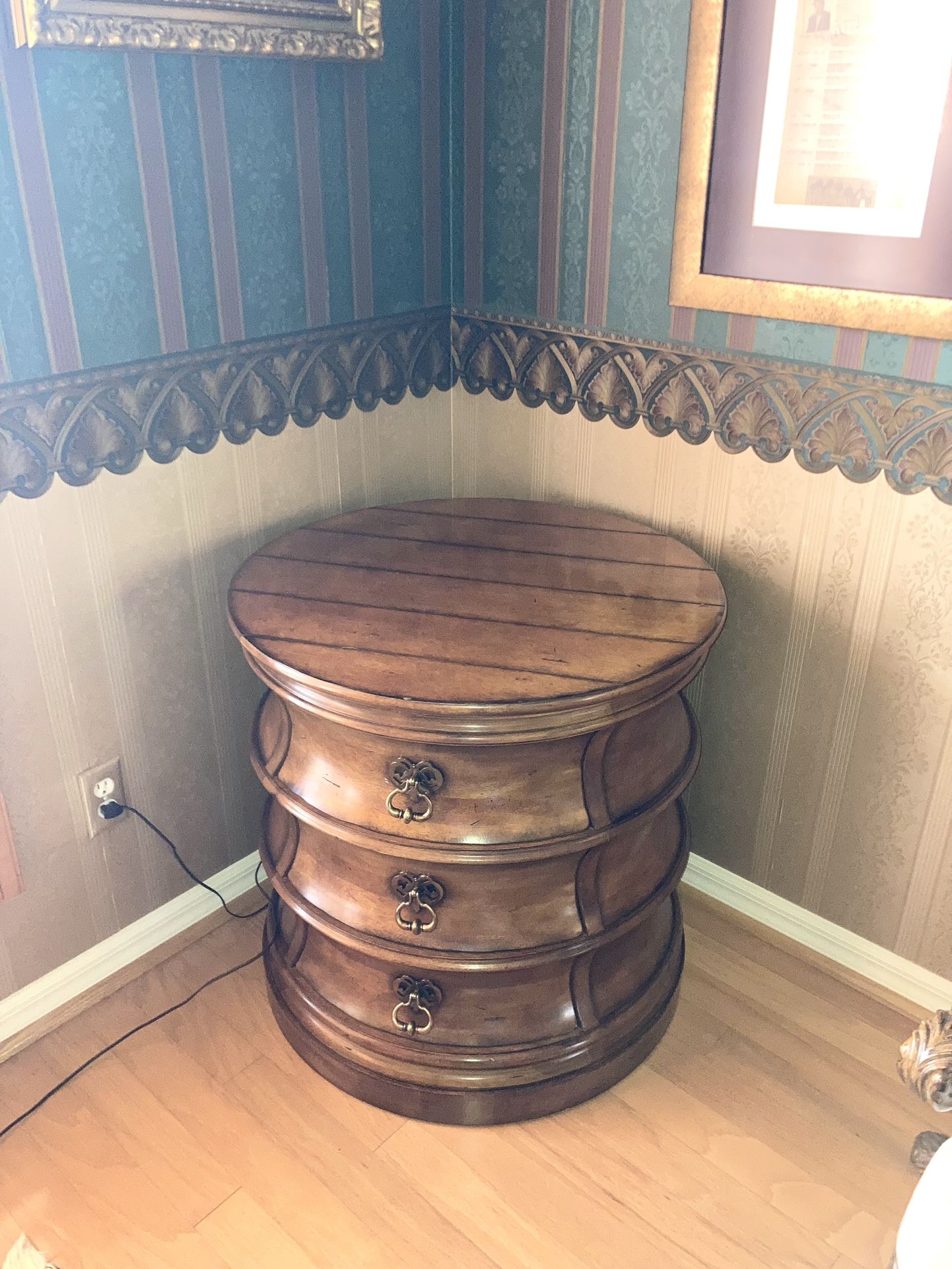 Century Barrel Style Nightstand/End Table DELIVERY~AVAILABLE 