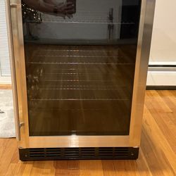Magic Chef Beverage Cooler