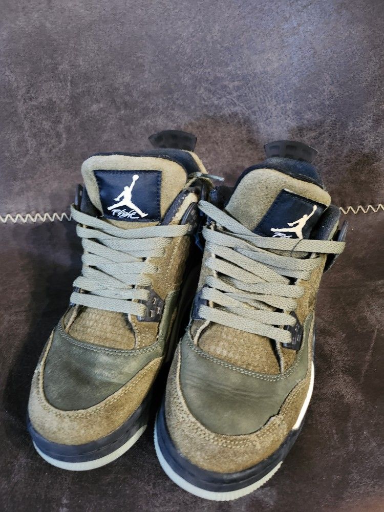 Jordan 4s 6.5Y