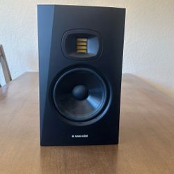 adam audio t7v studio monitor