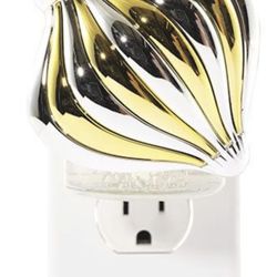 NEW Set of 2 Yankee Candle Plug ins